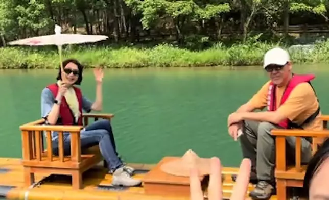 到貴州旅遊坐竹筏