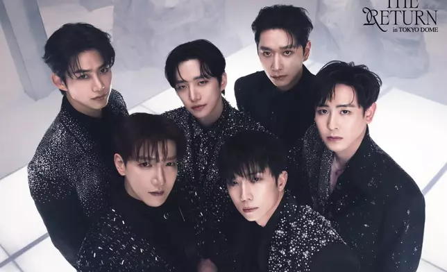 玉澤演的婚禮請帖出現2PM出道曲「10分滿分的10分」。2PM日本官方X圖片