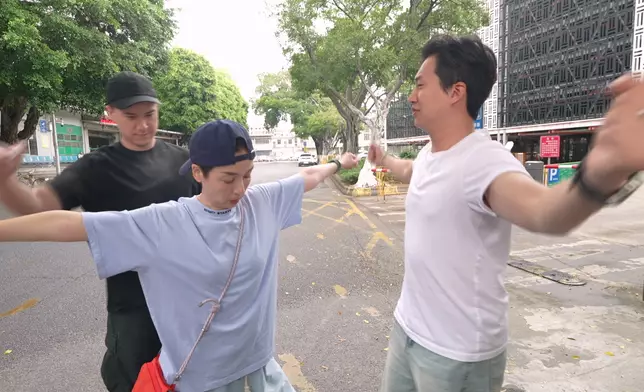 佢哋食完之後要噴番香件衫，但聽講最後點噴都係臭。