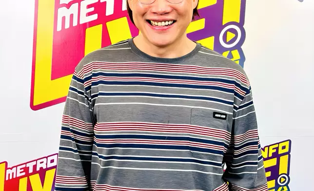 阿公更特別點唱老友許志安的新歌《信天翁》，場面感動。