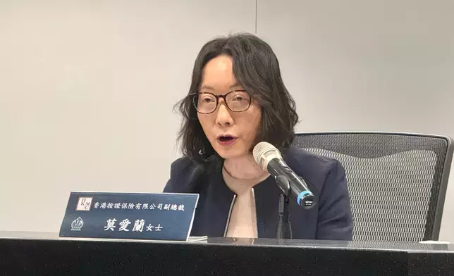 香港按證保險有限公司副總裁莫愛蘭（右）。