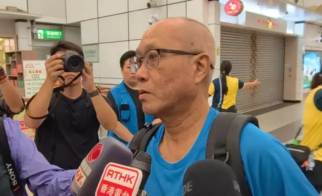 葉先生表示，他們事前已想好如何分工執拾物品，得知單位損毁不太嚴重，所以預料可以取回不少物件。巴士的報記者攝