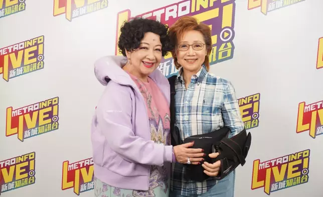 張德蘭接受薛家燕《開心大派對》錄音訪問。