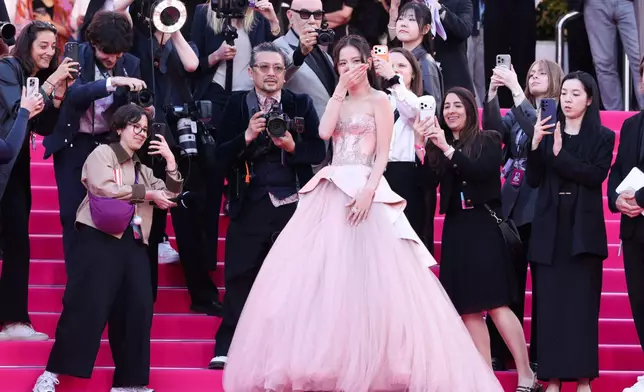 Jisoo以一身淺粉色華麗禮服亮相。網上圖片