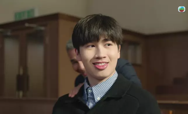 呢個由緊張變囂張嘅表情轉換，好多網民都話正。