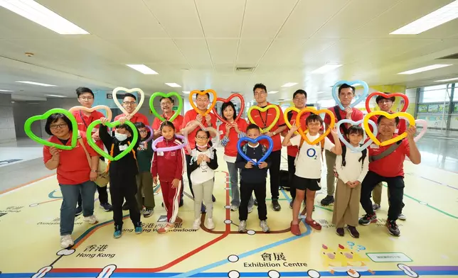 港鐵義工月今年以「攜手前行　邁向智慧共融」為主題，舉辦了一系列義工活動。港鐵圖片