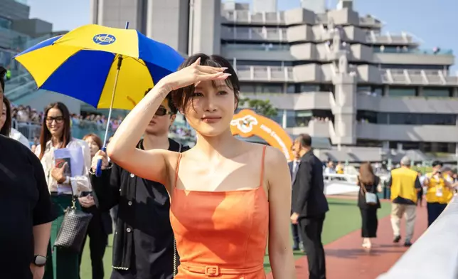 華莎興奮能親身感受香港賽馬氣氛。