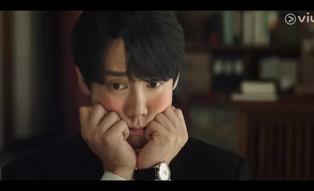 申二朗被兒童亡魂上身。Viu提供圖片