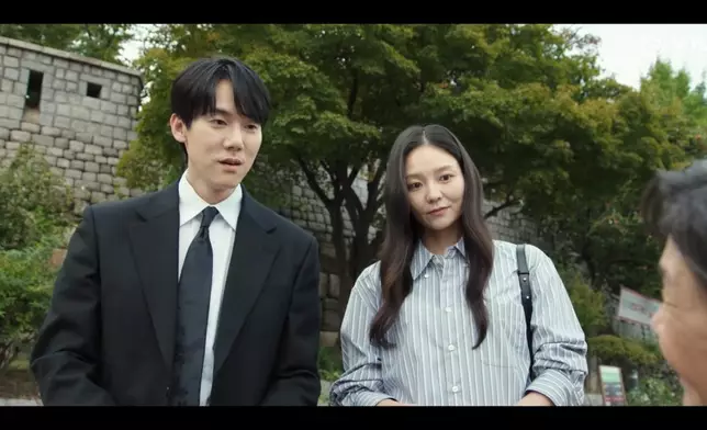 由柳演錫和李絮主演的《神與律師事務所》進入結局篇前最後衝刺。Viu提供圖片