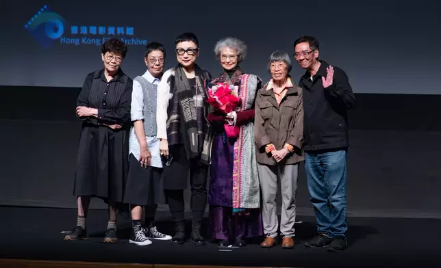 導演楊凡以「無可取代，影壇宗師」盛讚蕭芳芳。