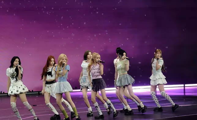 年度新勢力海外團體 - Hearts2Hearts