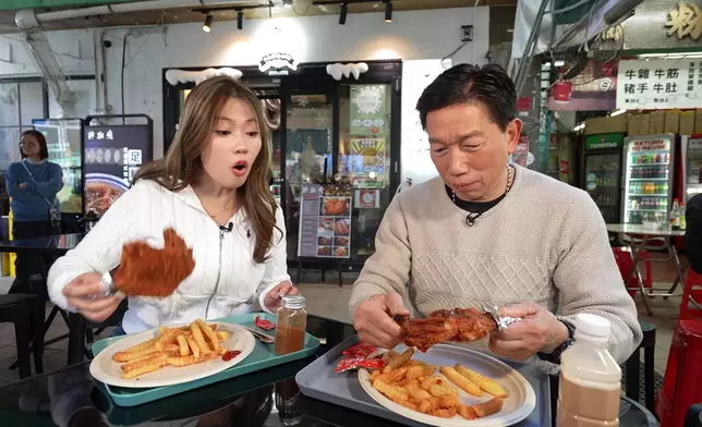 有日賣200隻紀錄的生炸雞髀外脆內嫩。