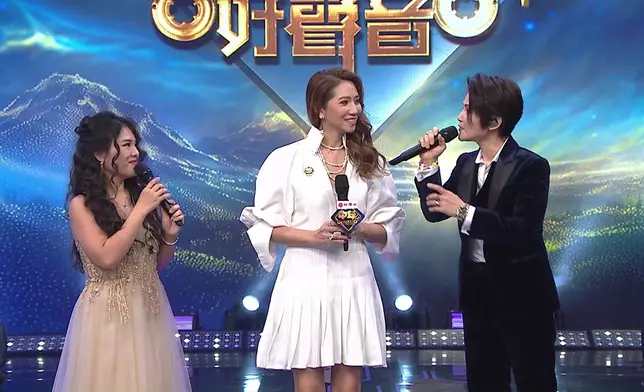 卓猷燕大爆溝女金句，評審們與全場觀眾都嘩聲四起。