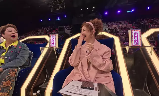 卓猷燕大爆溝女金句，評審們與全場觀眾都嘩聲四起。