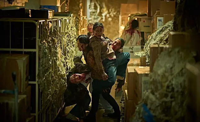 《屍殺禁區》是《屍殺列車》賣座導演延尚昊全新喪屍驚悚力作。