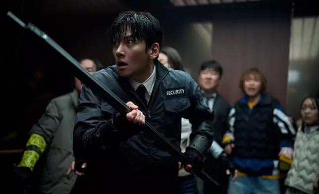 池昌旭飾演大樓保安。