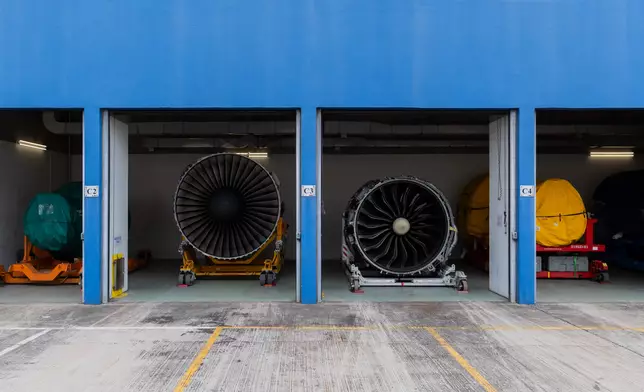 香港飛機工程的飛機引擎儲存倉庫。