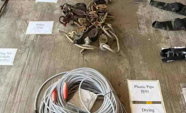 警方重申，非法拖網或使用蛇籠的捕魚方法，不但違反相關法例，更會對海床及海洋生態造成嚴重破壞。