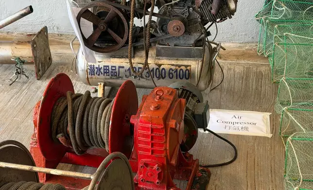 為加強打擊相關活動，在過去四個星期，水警南分區聯同漁護署採取連日的聯合執法行動。