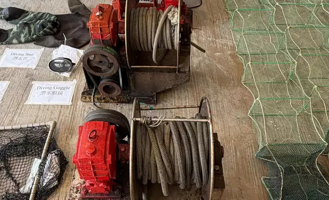 警方重申，非法拖網或使用蛇籠的捕魚方法，不但違反相關法例，更會對海床及海洋生態造成嚴重破壞。