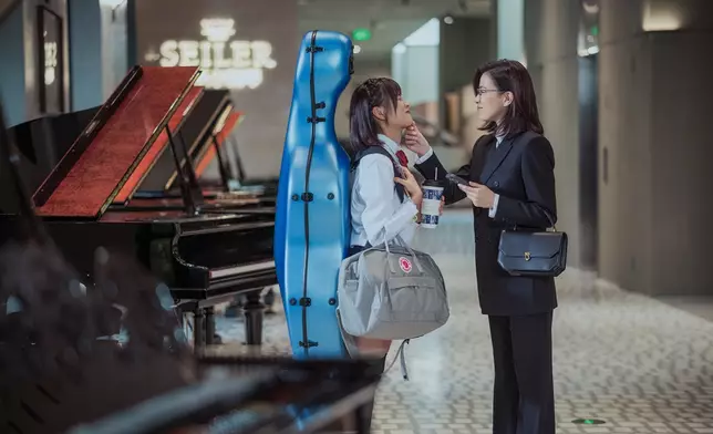 網民對於珈嘉有個咁好嘅媽媽，紛紛留言表示羨慕。