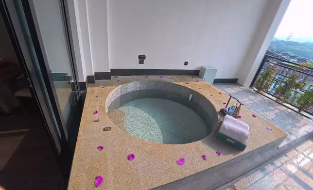 另一間靚裝溫泉酒店。