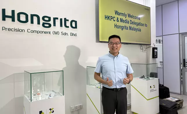 鴻利達控股行政總裁特助梁秉然。巴士的報記者攝