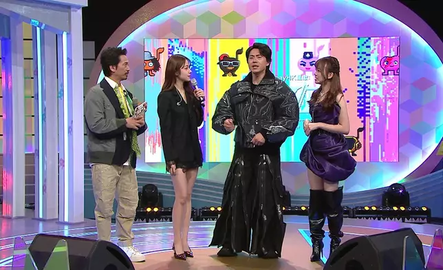 Hilary長腿殺晒。