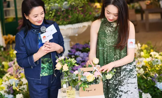 Ashley趁機大顯身手即場製作法式花盒。