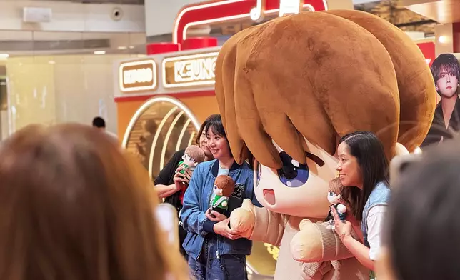 小濤濤華麗現身，姜糖即時舉機捕捉珍貴一刻