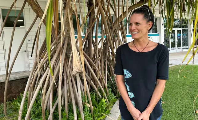 2025年11月7日，檀香山，傳統領航員兼檀香山社區學院教授凱烏拉尼·梅菲擺拍。(美聯社圖片/柯德莉·麥卡沃伊) AP圖片