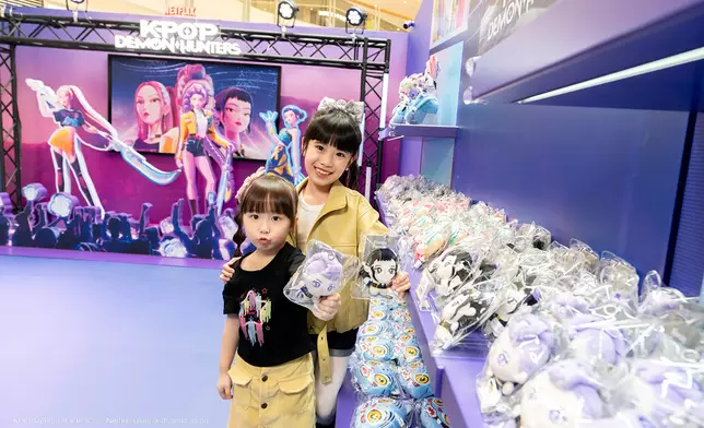 是次期間限定店獨家發售多款全新型格商品#，包括HUNTR_X及Saja Boys毛絨公仔掛飾、角色亞克力立牌及小卡盲盒等，款款設計精緻又實用，勢必掀起收藏熱潮。