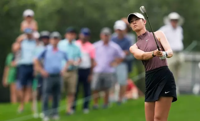 奈莉哥達（Nelly Korda）2026年4月26日周日，在侯斯頓舉行的雪佛龍錦標賽LPGA高爾夫球賽決賽輪中，於第八洞從球道擊球。(美聯社圖片/大衛菲臘) AP圖片