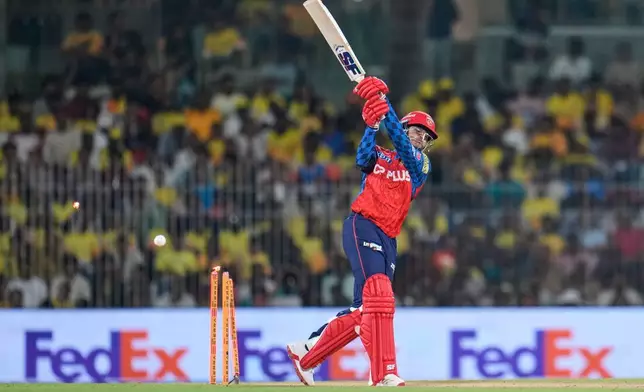 旁遮普國王隊的普里揚殊·艾耶在2026年4月3日周五印度清奈舉行的印度超級板球聯賽中，被清奈超級國王隊的馬特·亨利投球出局。(美聯社圖片/艾賈茲·拉希) AP圖片