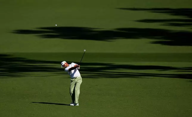 澳洲球手傑森戴伊（Jason Day）於2026年4月9日（周四），在喬治亞州奧古斯塔舉行的美國大師賽首輪賽事中，在奧古斯塔國家高爾夫俱樂部第二洞球道擊球。(美聯社圖片/David J. Phillip) AP圖片