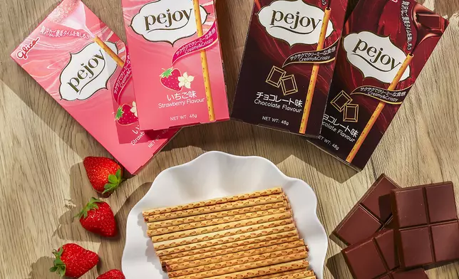 「pejoy朱古力味夾心餅乾條」及「pejoy士多啤梨味夾心餅乾條」 