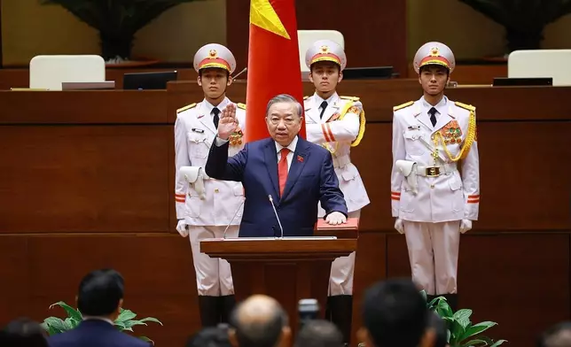 2026年4月7日周二，越南最高領導人蘇林在河內宣誓就任國家主席。(美聯社圖片/楊文江/越南通訊社) AP圖片