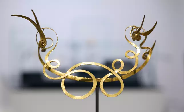 亞歷山大・考爾德的雕塑式項鍊「嫉妒的丈夫」，圖片來源：香港故宮文化博物館