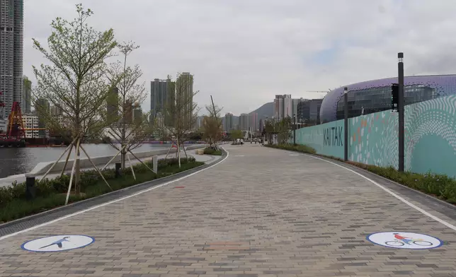 圖示位於啟德海濱花園近土瓜灣避風塘的一段共融通道，長約一公里。政府新聞網圖片