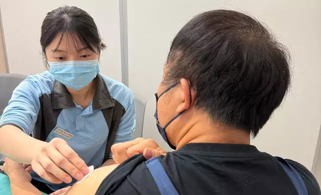 衞生防護中心調查一宗外地傳入麻疹個案　同時開始為合資格機場員工提供免費麻疹疫苗接種 政府新聞處圖片