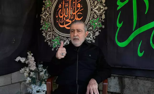 真主黨政治委員會高級成員薩法，周一（2026年4月13日）在貝魯特接受美聯社採訪時發言。(美聯社圖片/Hussein Malla) AP圖片
