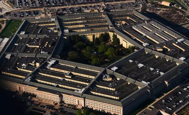 從飛機上俯瞰華盛頓的五角大樓，攝於2026年4月7日周二。(美聯社圖片/Julia Demaree Nikhinson) AP圖片