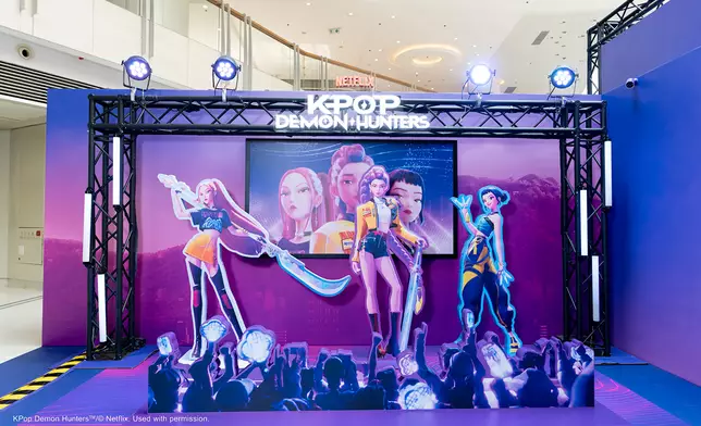 特設HUNTR_X和Saja Boys角色人形立牌