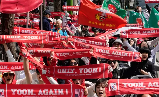 前南韓總統尹錫悅的支持者於2026年4月29日周三，在南韓首爾的首爾高等法院外舉行集會。(美聯社圖片/Ahn Young-joon) AP圖片