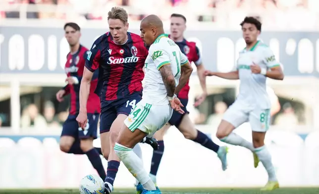 羅馬的當耶爾·馬倫在周六（2026年4月25日）意大利博洛尼亞舉行的意甲足球賽事中，射入球隊首個入球。（美聯社圖片/Massimo Paolone/LaPresse） AP圖片