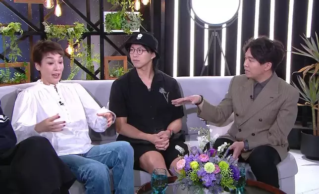 TVB 娛樂訪談節目《一周星星》，星期日晚 10 點 35 分播出第十九集，請來了無綫綜藝節目《試真 D》其中四位主持江美儀、朱敏瀚、曾展望 GM 及吳業坤擔任嘉賓