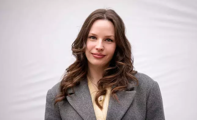 22歲的多里·薩代（Dori Szaday）於2026年4月13日周一在匈牙利布達佩斯拍攝肖像。「有一種觀念認為匈牙利人願意忍受一切。我們最終證明這是錯的。」(美聯社圖片/Petr David Josek) AP圖片