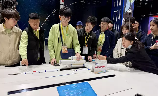 參觀中國科學技術館。