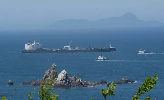 2026年5月8日，周五，一艘懸掛馬耳他旗幟嘅油輪喺南韓瑞山大山港附近。 (美聯社圖片/Ahn Young-joon) AP圖片
