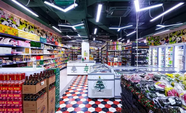 位於將軍澳的門店貨品多元化，便捷市民購物